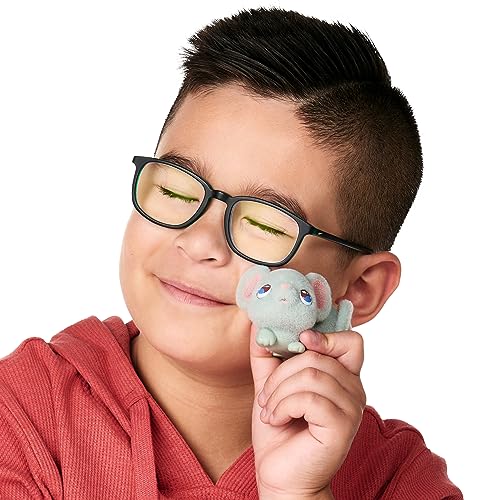 Little Live Pets - Mama Surprise Minis. Feed and Nurture a Lil' Bunny Inside Their Hutch so she can be a Mama. She has 2, 3, or 4 Babies with Surprise Accessories to Dress Up The Babies